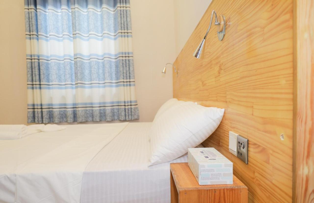 Orimas Retreat Hotel Thulusdhoo Ngoại thất bức ảnh