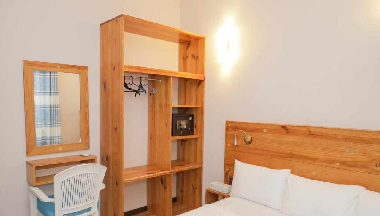 Orimas Retreat Hotel Thulusdhoo Ngoại thất bức ảnh