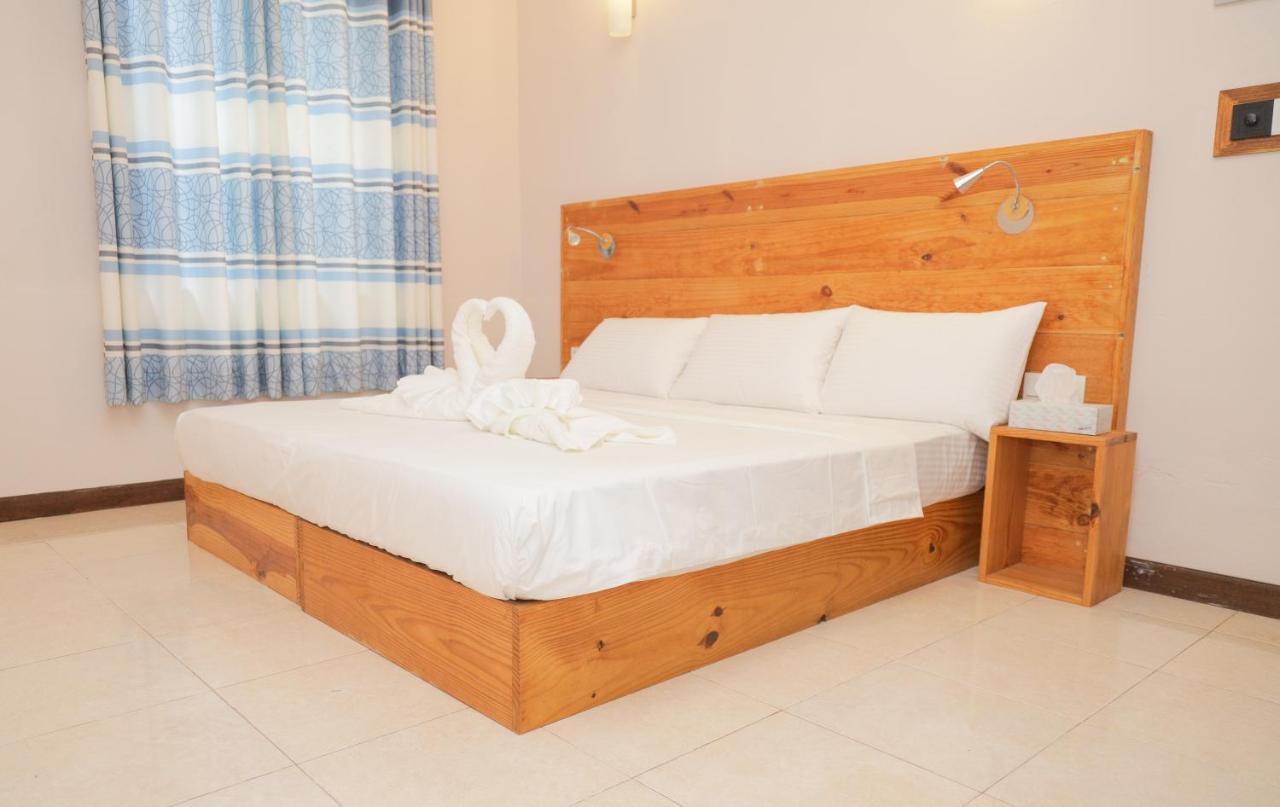 Orimas Retreat Hotel Thulusdhoo Ngoại thất bức ảnh
