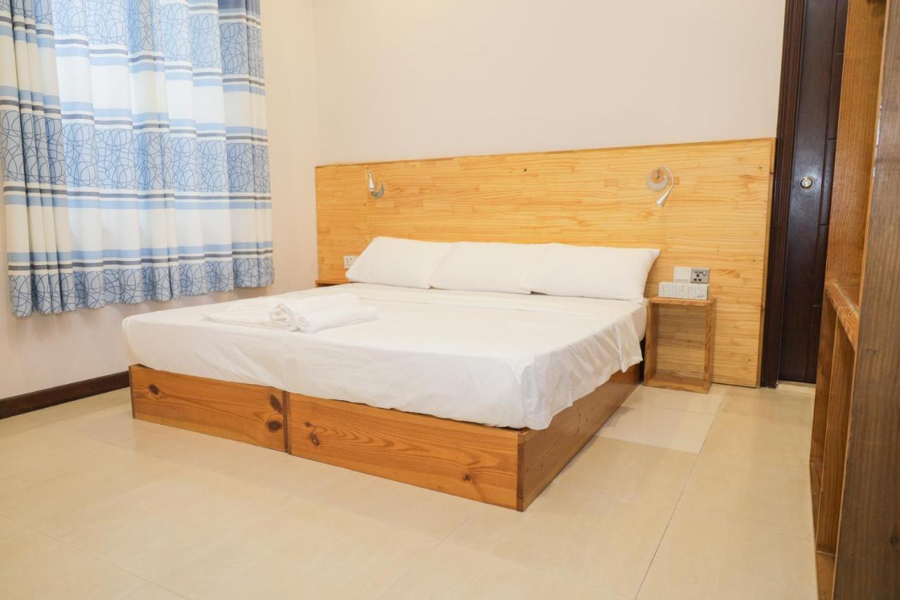 Orimas Retreat Hotel Thulusdhoo Ngoại thất bức ảnh