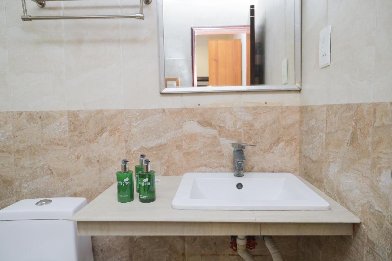 Orimas Retreat Hotel Thulusdhoo Ngoại thất bức ảnh