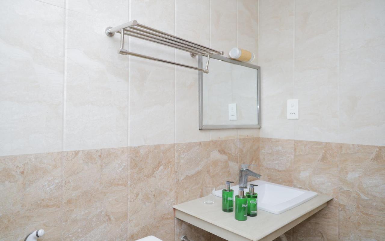 Orimas Retreat Hotel Thulusdhoo Ngoại thất bức ảnh