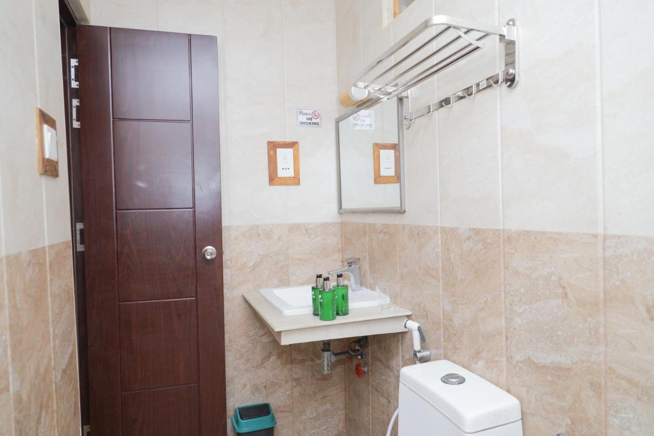 Orimas Retreat Hotel Thulusdhoo Ngoại thất bức ảnh