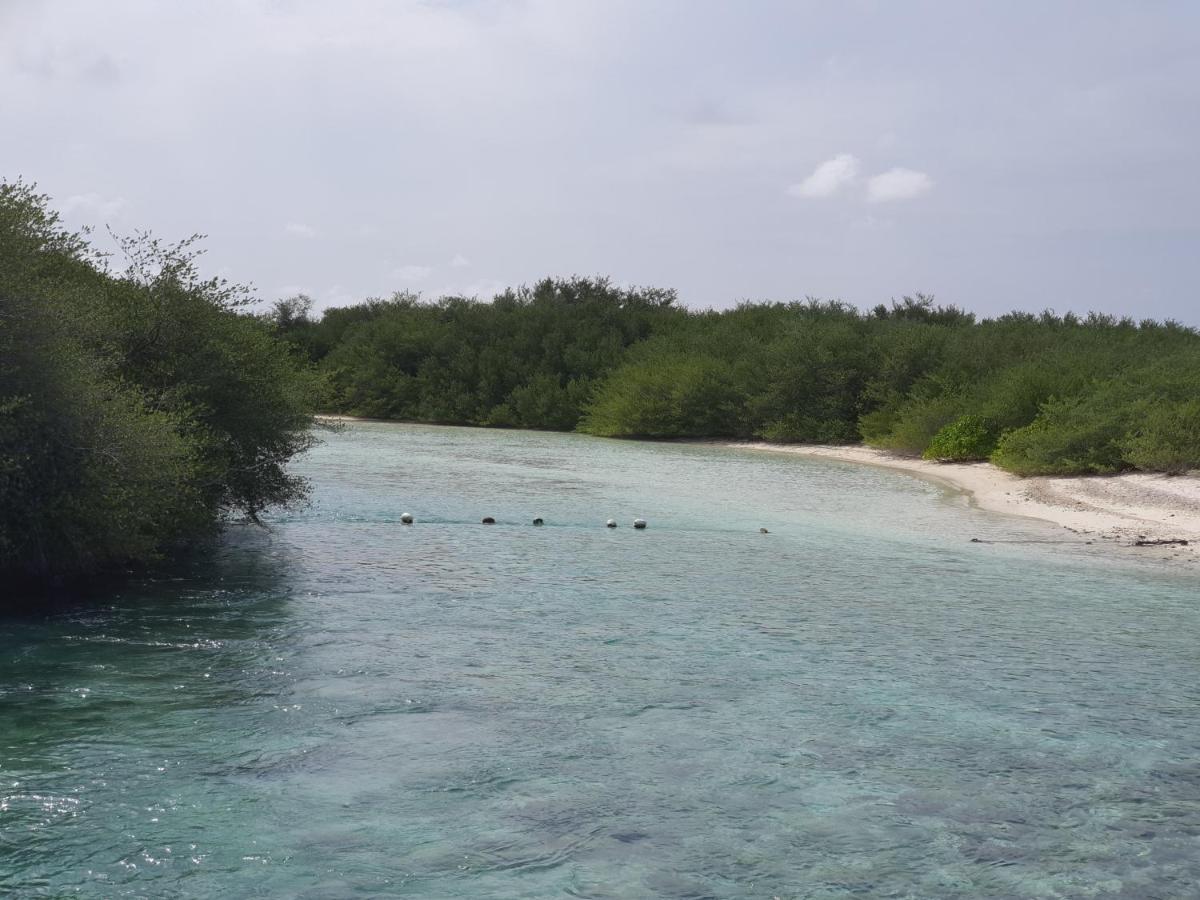 Orimas Retreat Hotel Thulusdhoo Ngoại thất bức ảnh