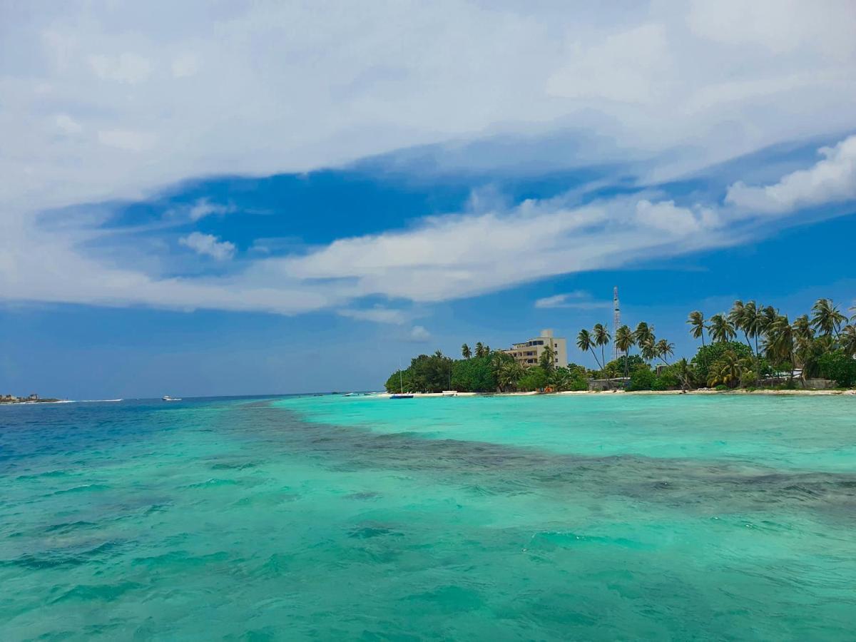 Orimas Retreat Hotel Thulusdhoo Ngoại thất bức ảnh